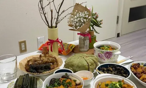 Du học sinh làm 62 chiếc nem đón Tết ở Pháp