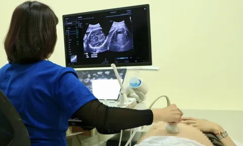 Cấp cứu tai nạn, pháo nổ vẫn nóng trong ngày mùng 2 Tết