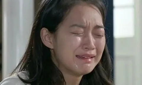 Sang chị chồng chúc Tết được gói cho túi đồ ăn thừa, tôi ghét chẳng buồn mở ra, hôm sau thấy thứ bên trong thì xấu hổ