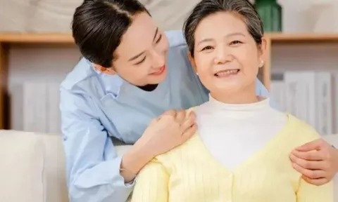 Về già tôi mới thấm: Nhiều tiền cũng không vào viện dưỡng lão, sống với con cái là cách nghỉ hưu sướng nhất