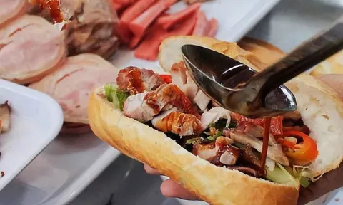 17 người ngộ độc thực phẩm sau khi ăn bánh mì