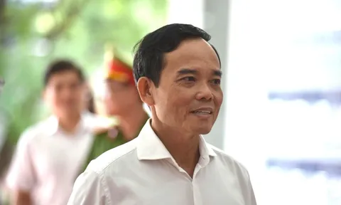 Bí thư Thành ủy TPHCM Trần Lưu Quang tiếp xúc cử tri trước kỳ bầu cử đại biểu Quốc hội