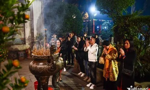 Vì sao người Việt quan niệm 'cúng cả năm không bằng Rằm tháng Giêng'?