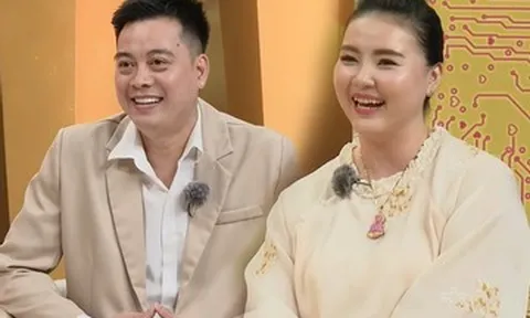 Bạn trai mắc u tủy, cô gái TPHCM giấu cha mẹ bỏ học vào viện chăm