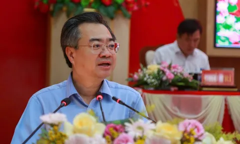 Trưởng Ban Chính sách, chiến lược Trung ương Nguyễn Thanh Nghị tiếp xúc cử tri tại Đắk Lắk