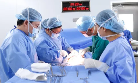 Bé trai chào đời khỏe mạnh sau hành trình can thiệp tim bào thai phức tạp