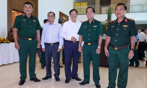 Quân khu 7 gặp mặt hơn 800 đại biểu cán bộ cao cấp quân đội đang nghỉ hưu, nghỉ công tác