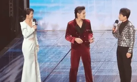 Diễn viên Hướng Tá lên tiếng sau khi đá vào mặt MC trên sân khấu