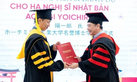 Từ 15/3, không dùng 'tiến sĩ danh dự', 'giáo sư danh dự' thay học hàm