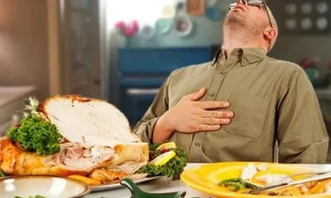 Nguy cơ đột quỵ từ những thói quen nhiều người mắc phải trước khi đi ngủ