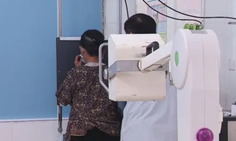 Đoàn công tác Bộ Y tế làm việc với UBND TPHCM