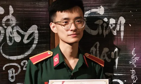 Chân dung chàng trai 25 tuổi được phong hàm thượng úy