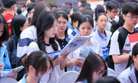 Tuyển sinh đại học 2026: Những băn khoăn trước quy định điểm sàn