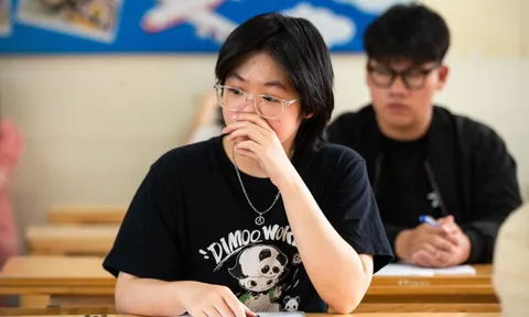 Khảo sát lớp 12 Hà Nội: Điểm Toán chủ yếu 3-5, điểm Địa lý thấp nhất