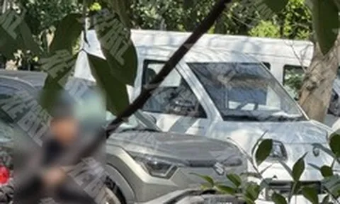 Suzuki eVitara xuất hiện ở Hà Nội: Dễ mở bán thời gian tới, đi được 430km/sạc, nội thất màn hình kép, cần số điện tử