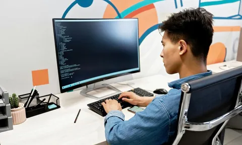 Nhà trường làm gì khi IT 'chỉ biết code' hết thời?