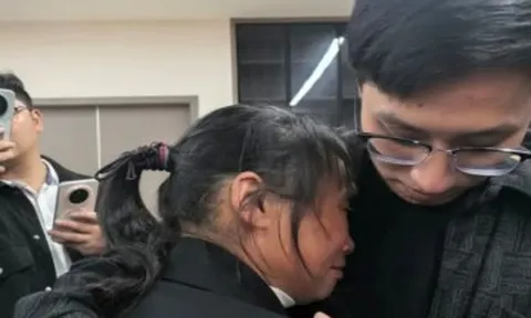 33 năm mới tìm được con, bố liệt giường xúc động bỗng đi lại được