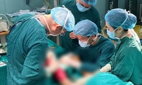 Xe tải 10 tấn chèn qua, cô gái suýt mất chân vì chấn thương “ẩn”