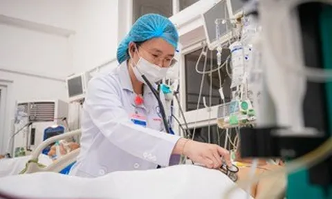 Uống nhầm hóa chất đựng trong chai nước, người đàn ông suýt tử vong