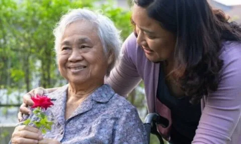 Dằn vặt con gái 35 tuổi chưa lấy chồng, về già tôi mới hiểu: Thúc giục con kết hôn không phải vì con, mà vì tôi sợ “mất...