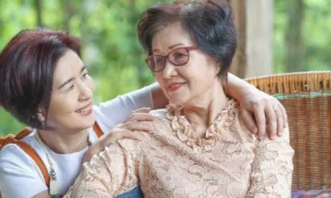 Về già, để gia đình êm ấm, đừng bao giờ nói với con 4 điều này