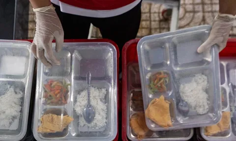 Chỉ cần quét QR, phụ huynh TP.HCM biết con ăn gì, từ đâu