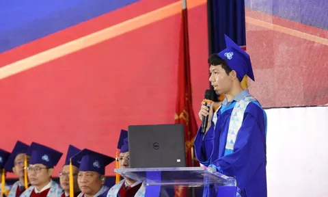 Chân dung nam sinh tốt nghiệp 'thần tốc' ĐH Bách khoa TP.HCM