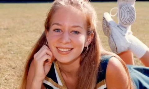 Đêm định mệnh của thiếu nữ trong chuyến du lịch cùng lớp