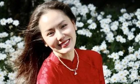 Nữ ca sĩ xinh đẹp, độc thân: Tuổi 42 bất ngờ công khai "con trai"