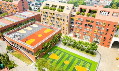 Bên trong trường học có 5 cổng độc đáo ở Hà Nội