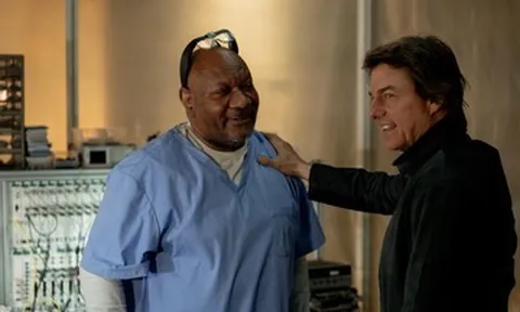 Tài tử 'Nhiệm vụ bất khả thi' đột quỵ trên bàn ăn giữa nhà hàng