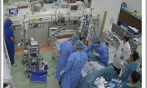 Phút sinh tử: Bác sĩ níu lại sự sống cho bé trai 10 tuổi