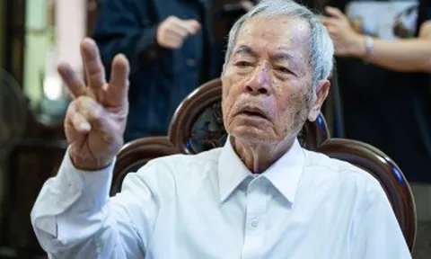 Trung tá 97 tuổi ở Hà Nội: Ngày đi bộ 3 tiếng, ăn 1 món suốt 16 năm