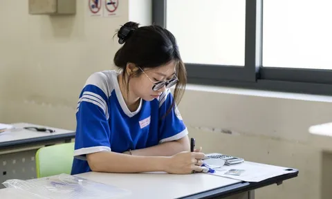 Trường nào thưởng điểm cho học sinh có IELTS?