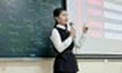 Cuộc sống hiện tại gây bất ngờ của á hậu Lê Hà Phương từng gây sốt với bức ảnh coi thi