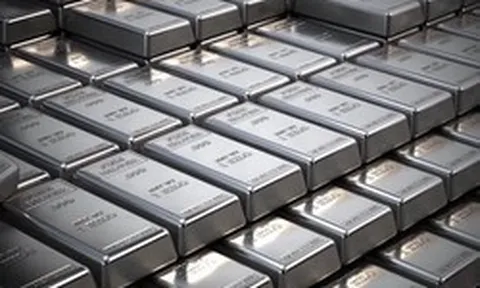 Giá bạc thoát đáy, bật tăng mạnh 6%
