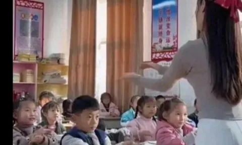Học sinh làm văn kể cảnh "gặp lại cô giáo 20 năm sau", đọc xong giáo viên cho điểm 0