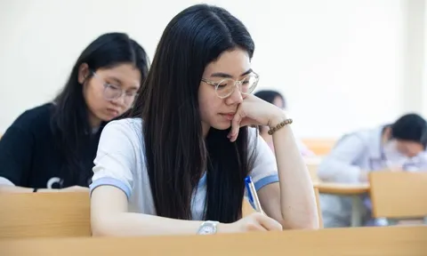 Có cần đo trường chuyên quốc tế bằng du học, chứng chỉ?