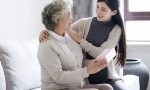 Về già, khi không đủ trả tiền viện phí tôi mới thấm: Cách thông minh nhất để vừa cho tiền con mà vẫn nghỉ hưu sung sướng...