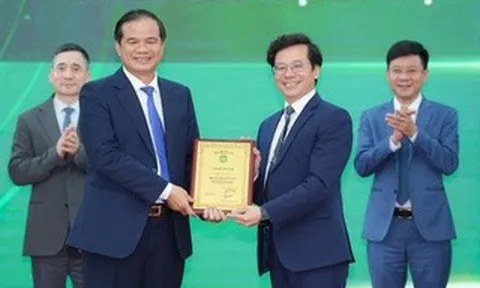 Lần đầu một bệnh viện vinh danh 329 chuyên gia, bác sĩ tài năng