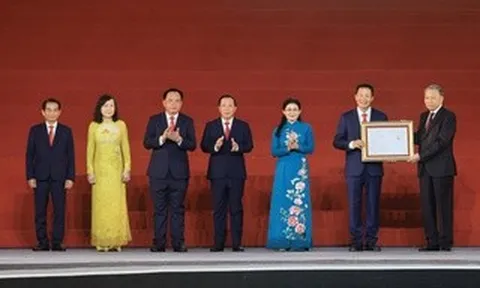 Tổng Bí thư, Chủ tịch nước Tô Lâm trao Nghị quyết của Quốc hội về thành lập thành phố Đồng Nai
