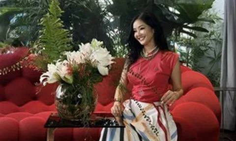 Nữ ca sĩ đi hát gần 50 năm, trải qua 2 cuộc hôn nhân "kỳ lạ", tuổi 56 thư thả trồng cây ở penthouse 650 m2
