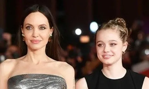Con gái Angelina Jolie "lưu lạc" sang châu Á xin suất vũ công nhảy lót, nhìn căng mắt mới thấy nhan sắc minh tinh