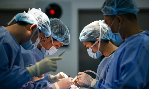 Hàng loạt trường Y tăng học phí, thậm chí gấp đôi