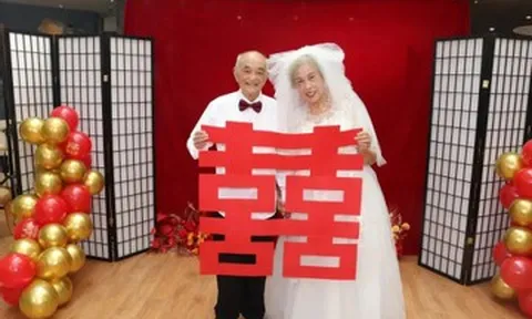 Cụ ông 103 tuổi 'cưa đổ' cụ bà 86 tuổi, kết hôn sau 3 tháng quen nhau