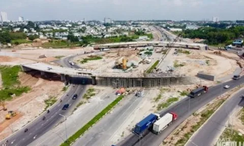 Bộ Chính trị ban hành Nghị quyết về xây dựng và phát triển TPHCM trong kỷ nguyên mới