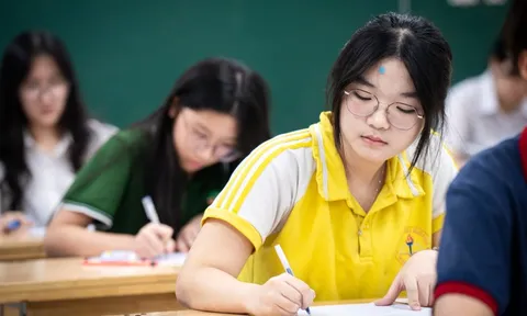 Đề thi và gợi ý đáp án môn Văn vào lớp 10 Hà Nội