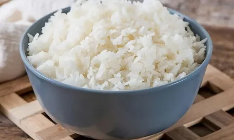 Bỏ ăn cơm suốt nửa năm, người đàn ông sốc nặng khi nhận "tin dữ"
