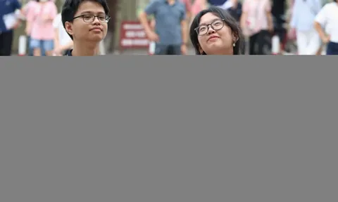 Một tuần 12 bài thi, sĩ tử lớp 10 chạy đua săn vé trường chuyên