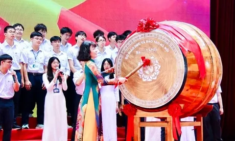 Tự nhận là 'chuột mẹ', hiệu trưởng gửi thư căn dặn trò trước giờ thi